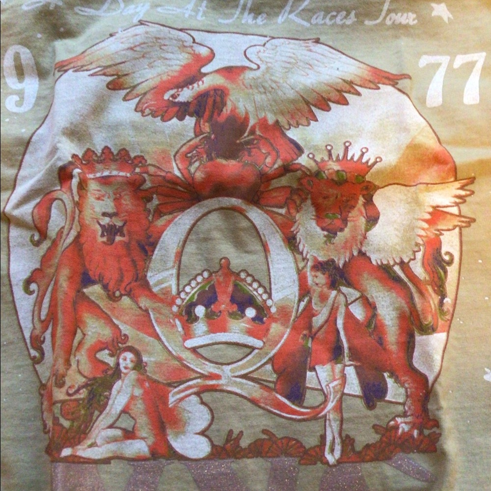 SALE! Rare Queen Day at the races glitter tee - Picture 2 of 5